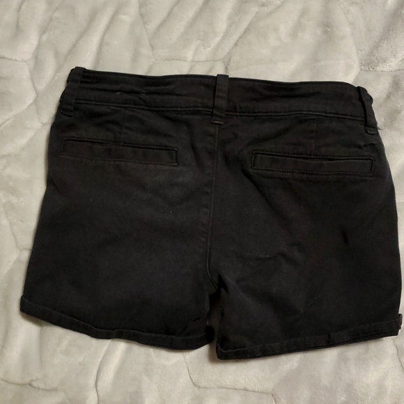 Shorts - Picture 4 of 5